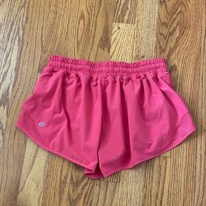 Lululemon Hotty Hot Low-Rise Lined Short 2.5" Size 6